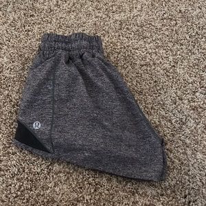 Lululemon Hotty Hot Shorts - Grey 2.5